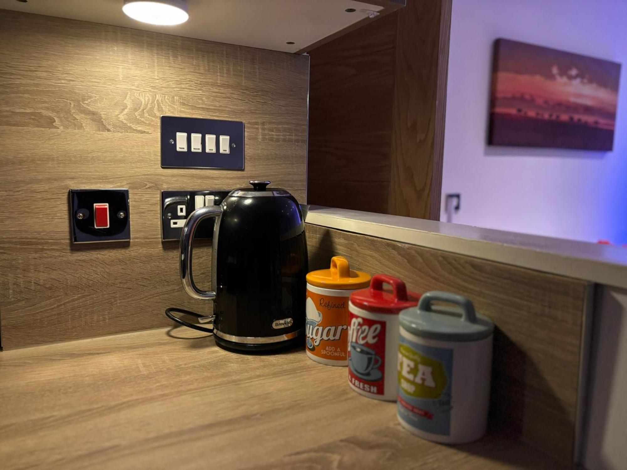 24-7 Secured City Centre Apartments With Free Underground Parking And Wifi Birmingham Extérieur photo