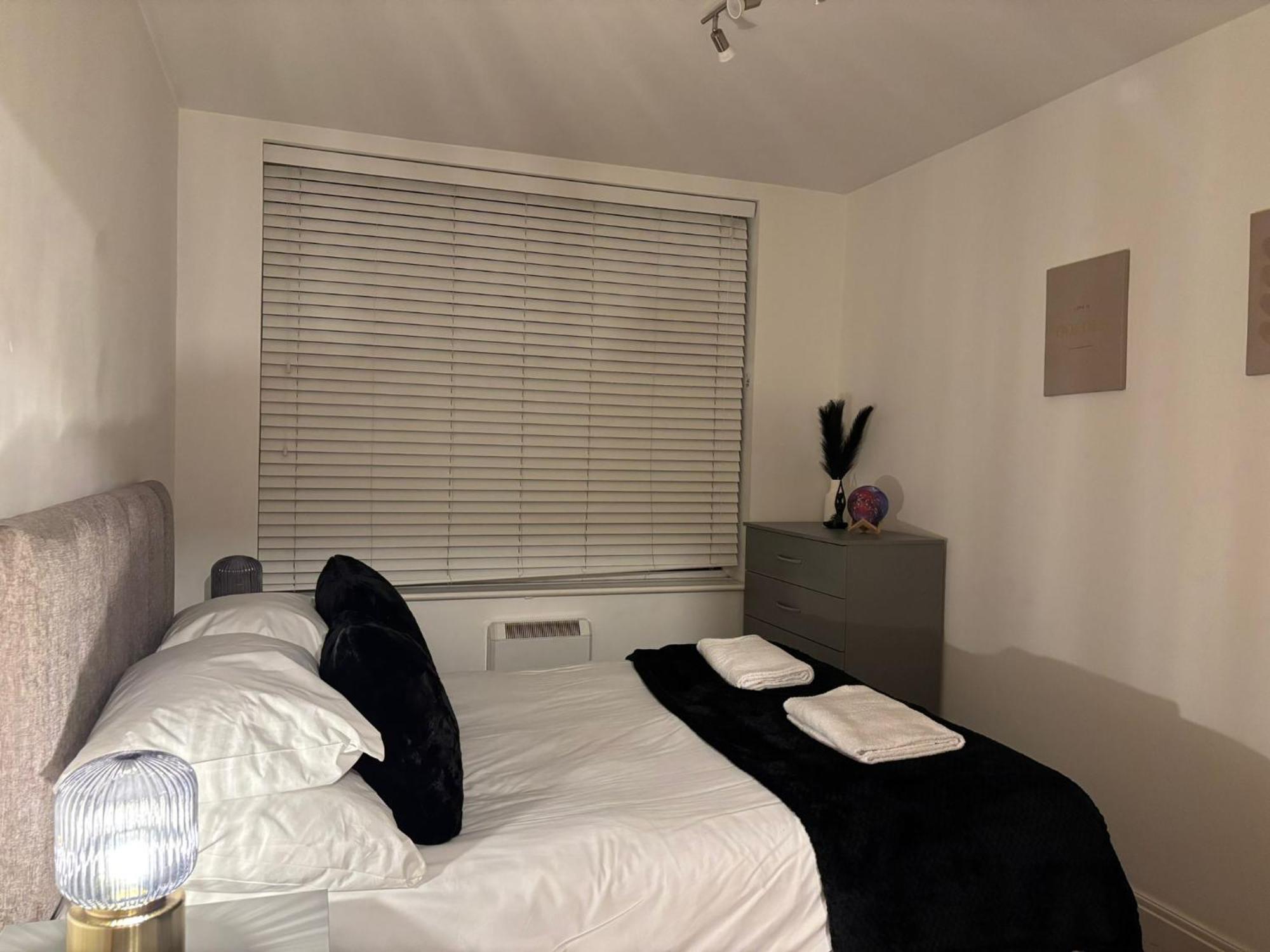 24-7 Secured City Centre Apartments With Free Underground Parking And Wifi Birmingham Extérieur photo
