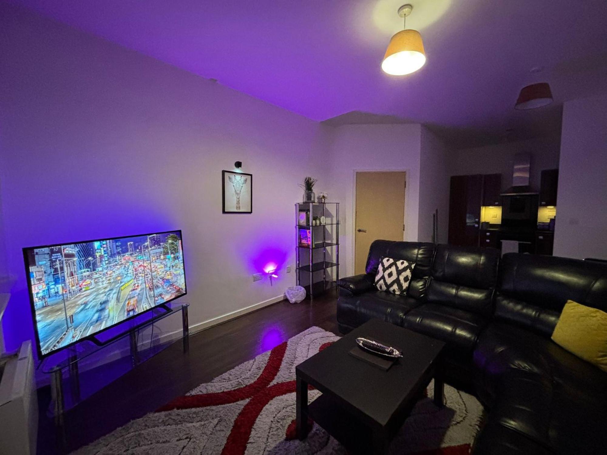 24-7 Secured City Centre Apartments With Free Underground Parking And Wifi Birmingham Extérieur photo