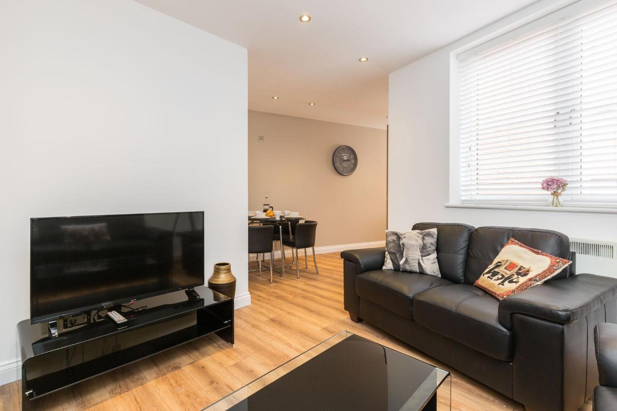 24-7 Secured City Centre Apartments With Free Underground Parking And Wifi Birmingham Extérieur photo
