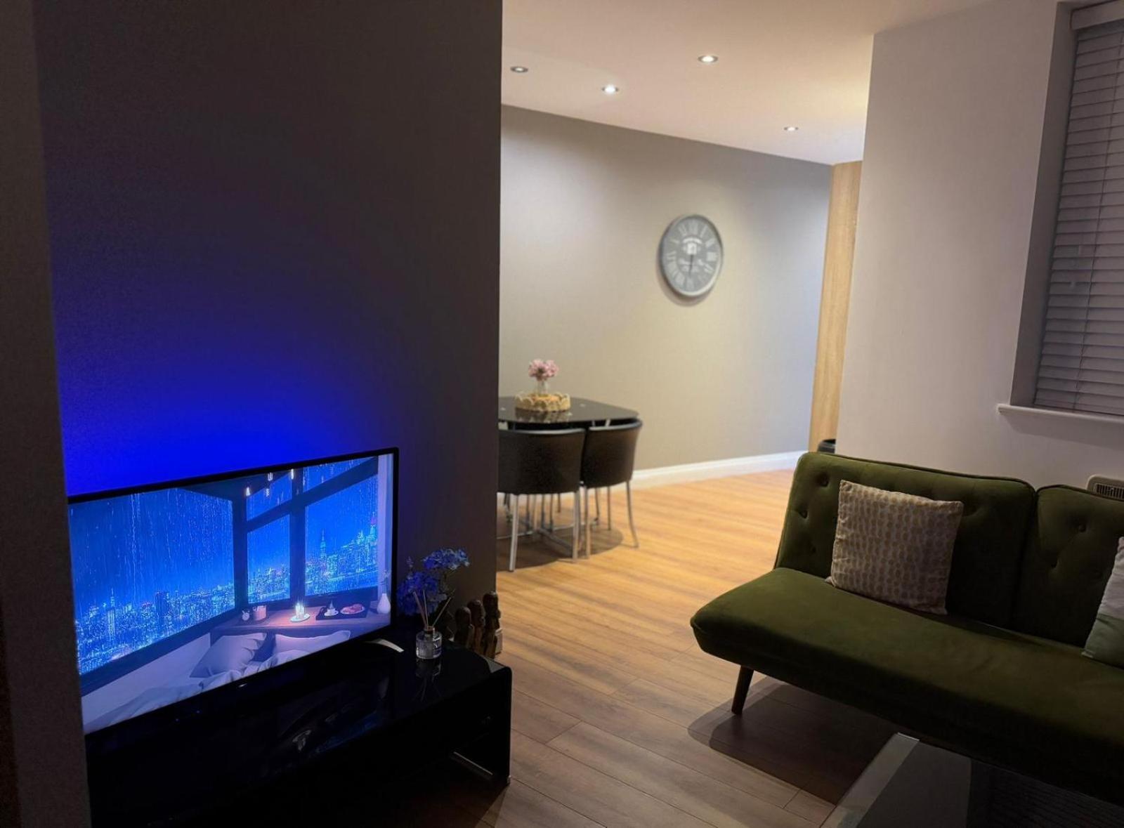 24-7 Secured City Centre Apartments With Free Underground Parking And Wifi Birmingham Extérieur photo