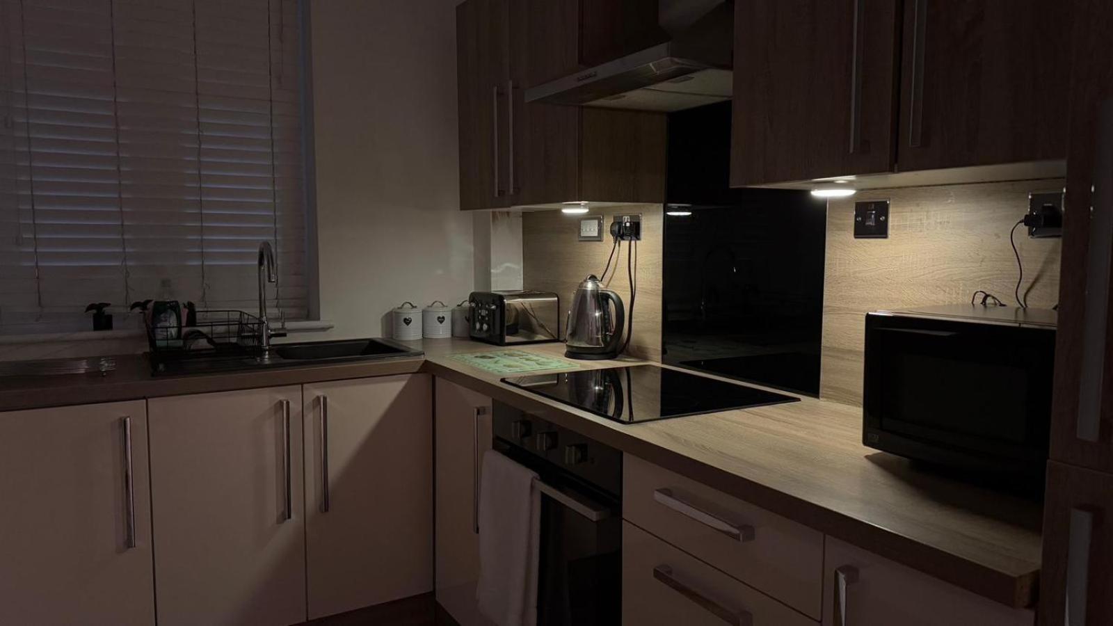 24-7 Secured City Centre Apartments With Free Underground Parking And Wifi Birmingham Extérieur photo