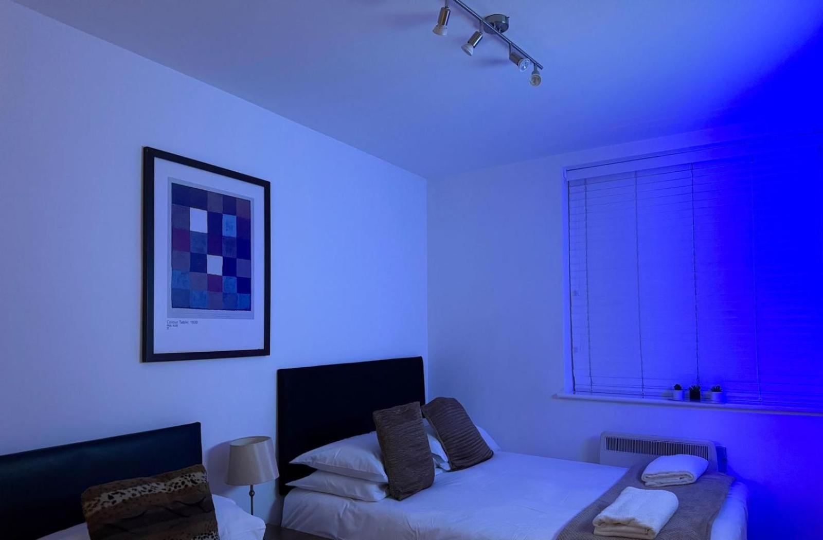 24-7 Secured City Centre Apartments With Free Underground Parking And Wifi Birmingham Extérieur photo