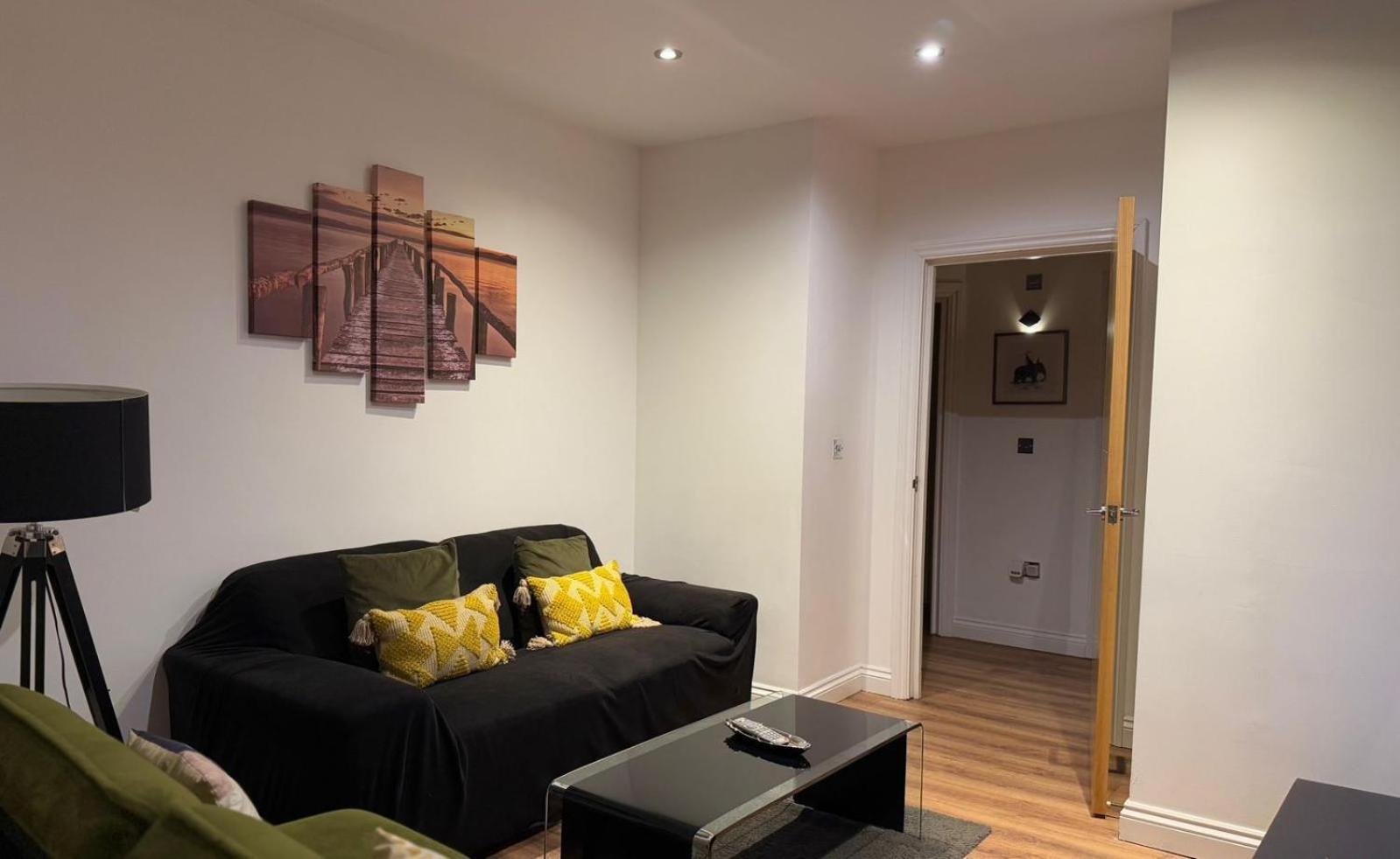 24-7 Secured City Centre Apartments With Free Underground Parking And Wifi Birmingham Extérieur photo
