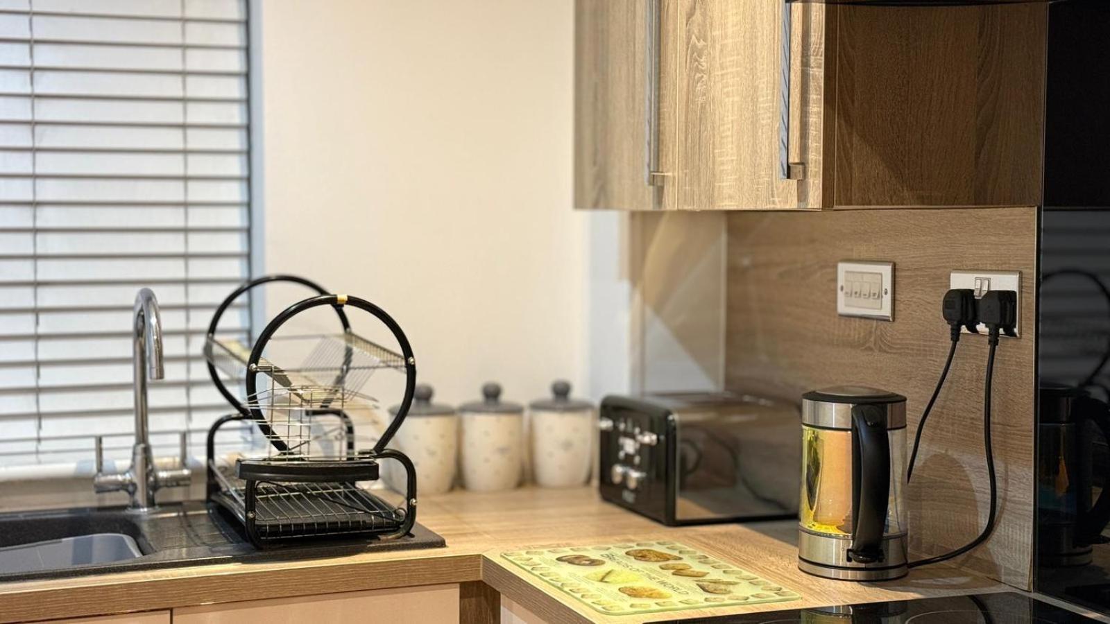 24-7 Secured City Centre Apartments With Free Underground Parking And Wifi Birmingham Extérieur photo