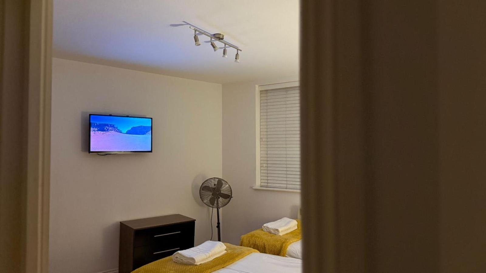 24-7 Secured City Centre Apartments With Free Underground Parking And Wifi Birmingham Extérieur photo